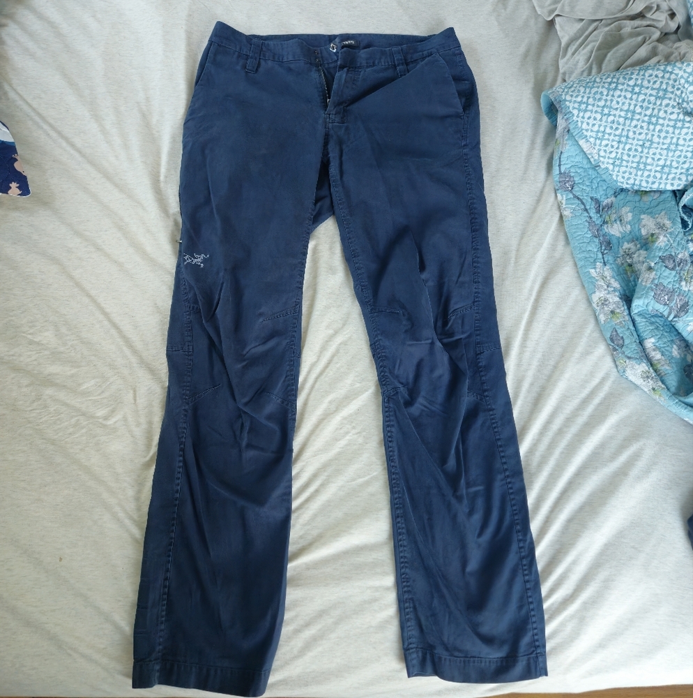 Arc'teryx Men's Straight Leg Blue Pants